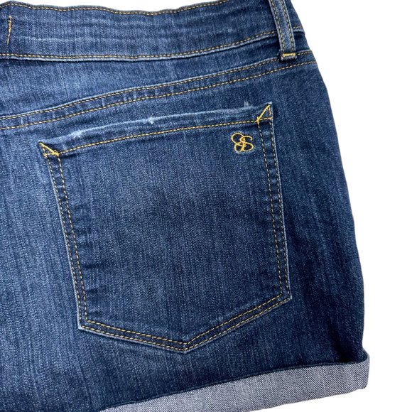 Jessica Simpson Forever Cuffed Denim Shorts (31) - Picture 4 of 7